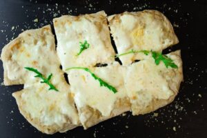 Пицца римская Маргарита бьянко