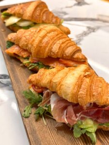 Круасан с хамоном